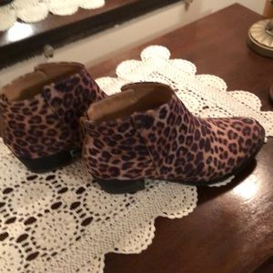 Leopard shoe booties